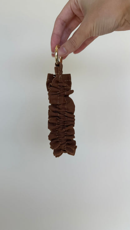 🌰 Lillie Wristlet – Mocha Brown