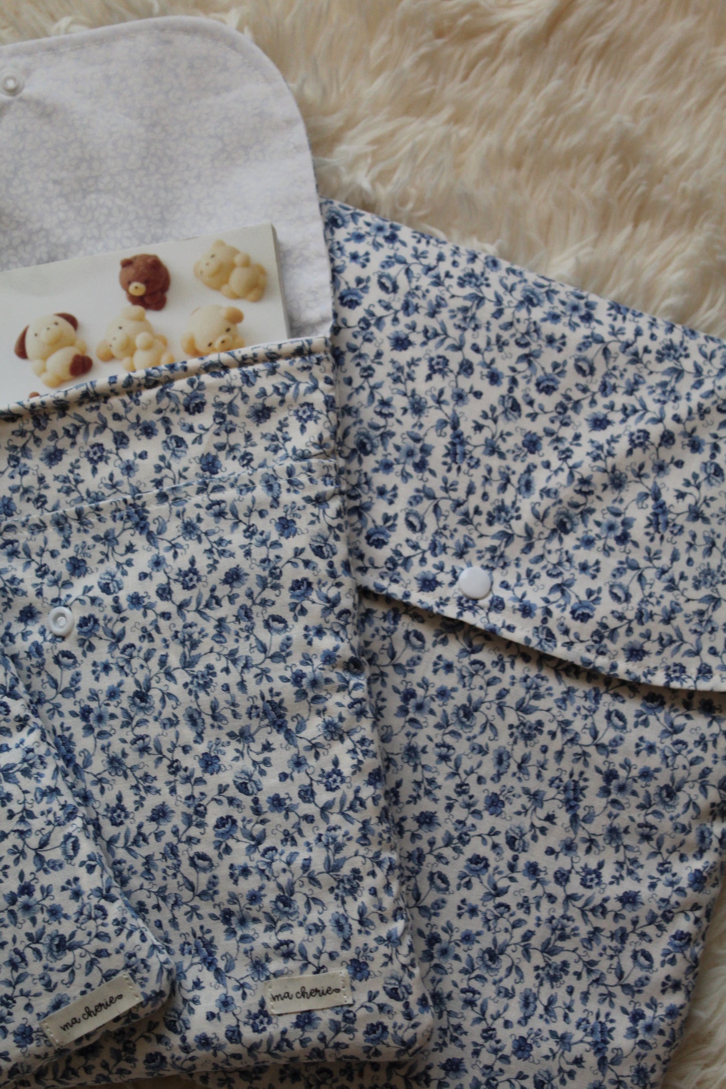 Belle Book Sleeve - Blue Floral