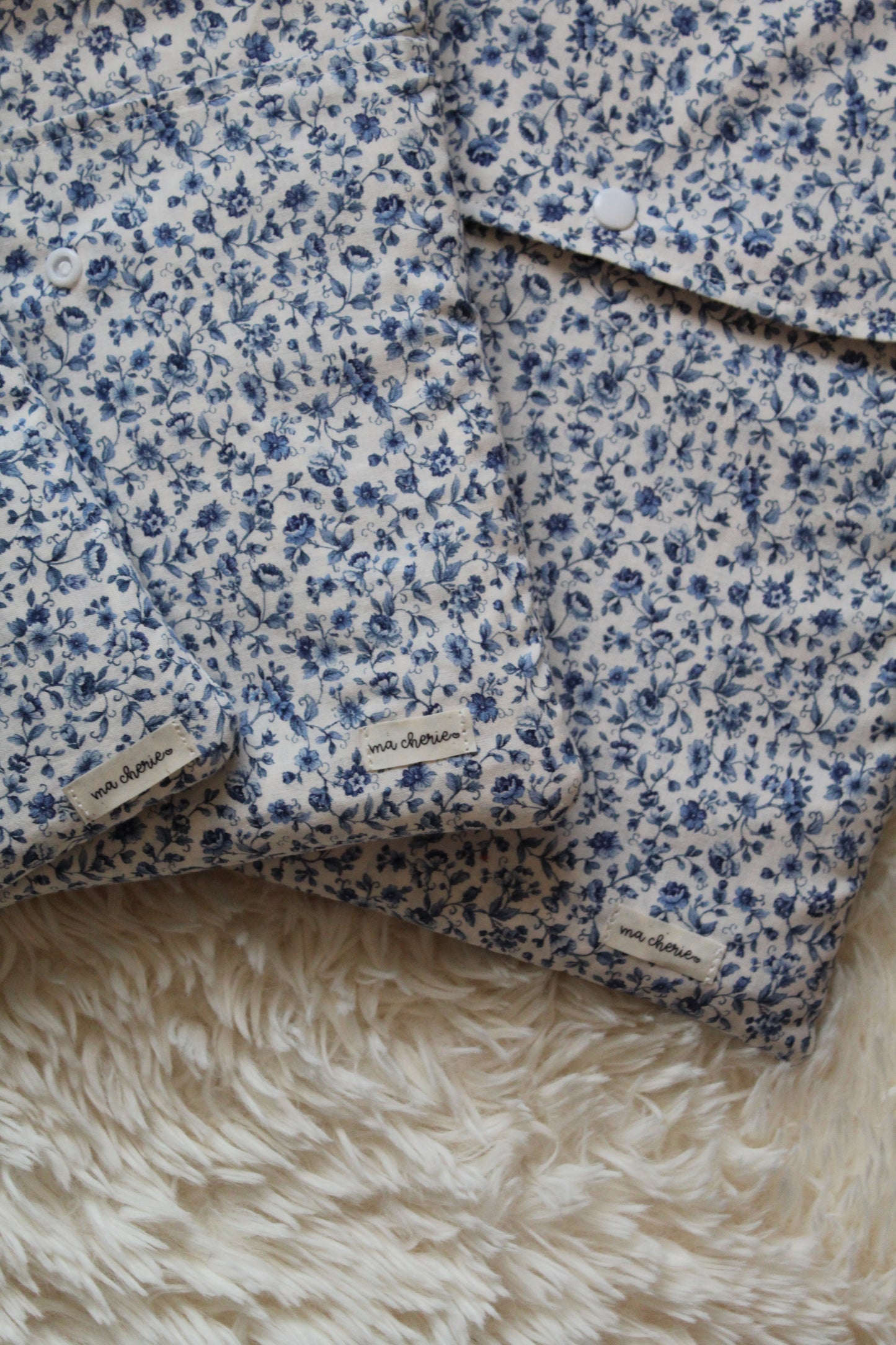 Belle Book Sleeve - Blue Floral