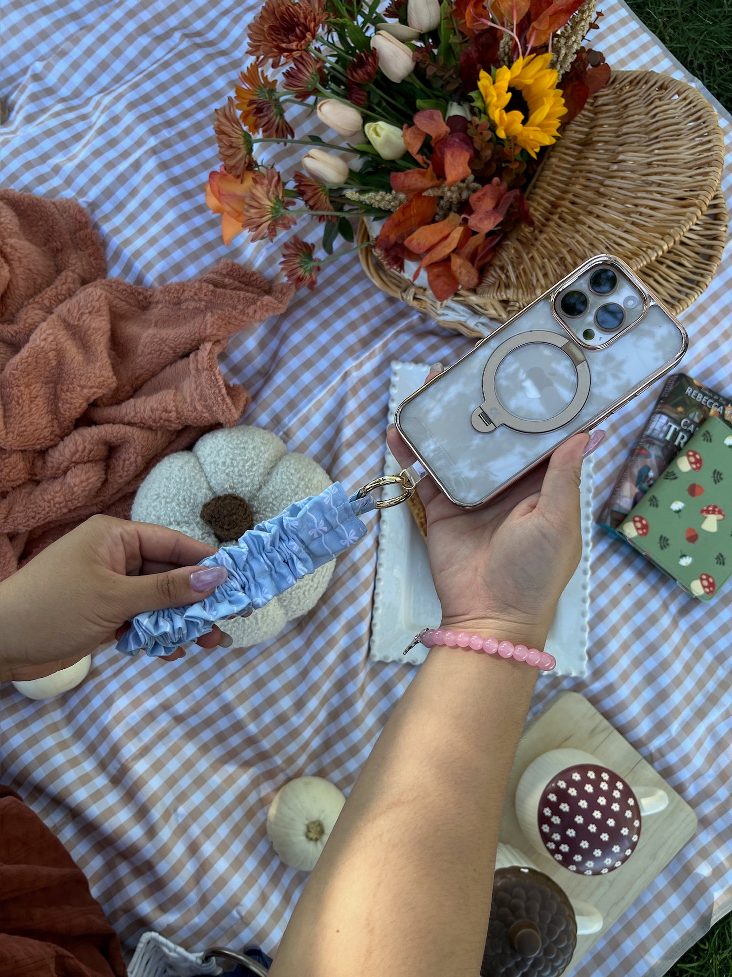 Lillie Wristlet – Baby Blue