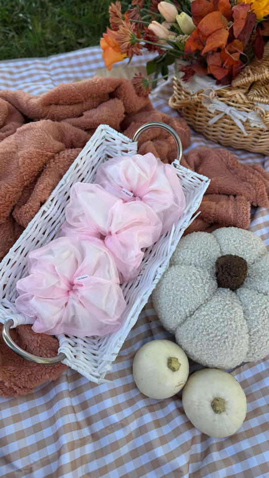 🌅 Odette Scrunchie – Dawn Court