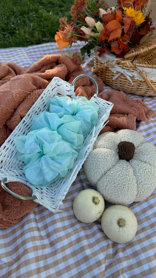 🌊 Odette Scrunchie – Summer Court