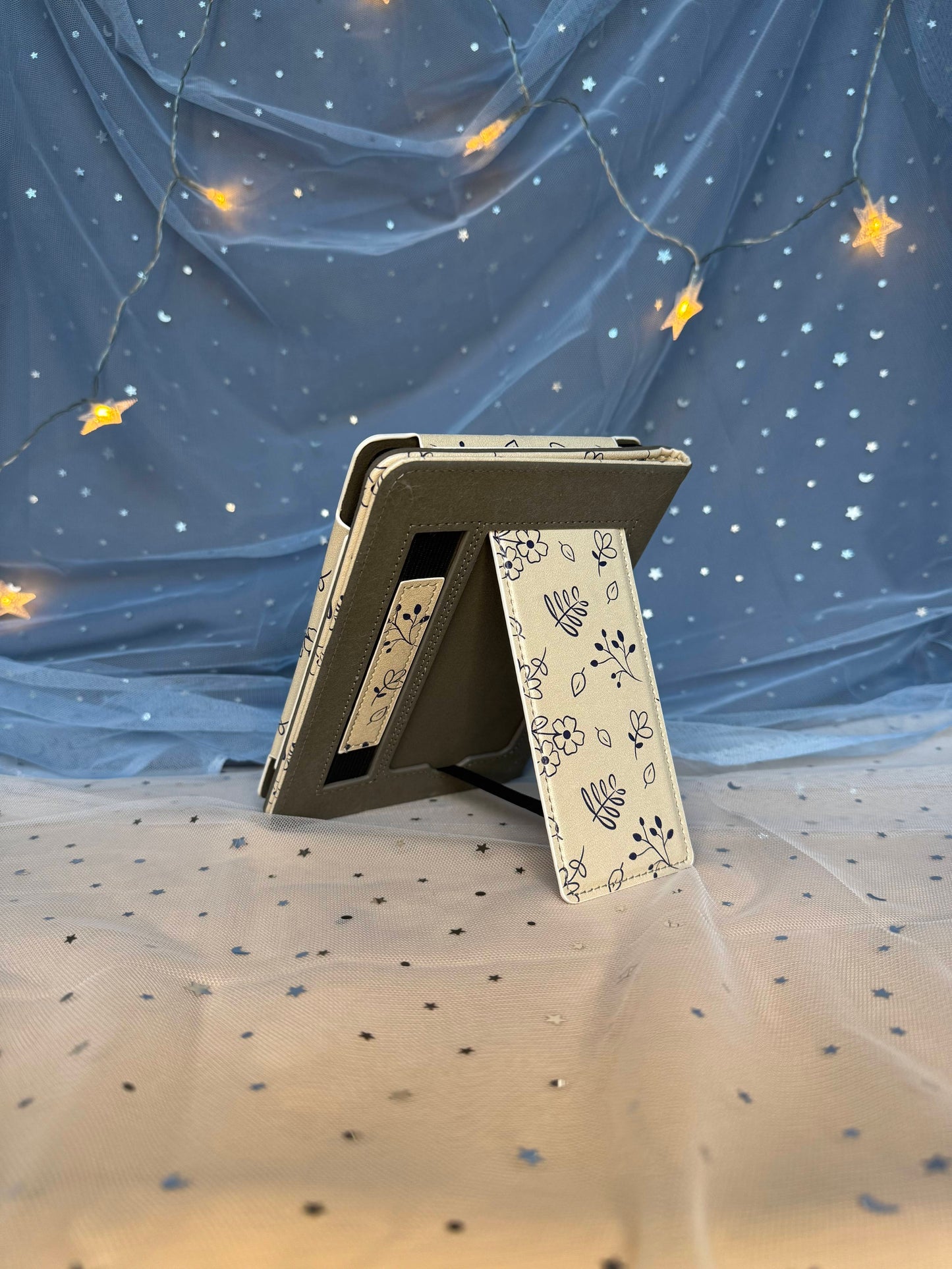 Navy Floral Kindle Case